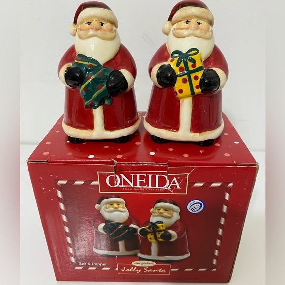 ONEIDA JOLLY SANTA SALT & PEPPER SHAKER SET - Picture 1 of 4